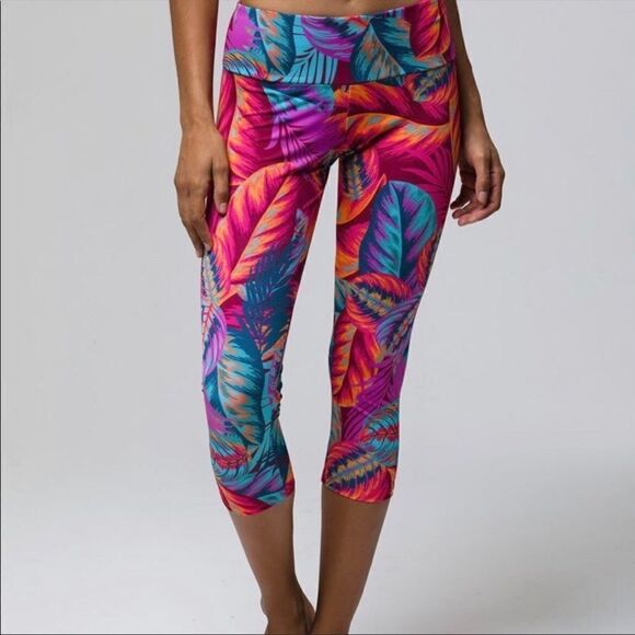 Onzie Lanai Capri Leggings - Picture 4 of 11